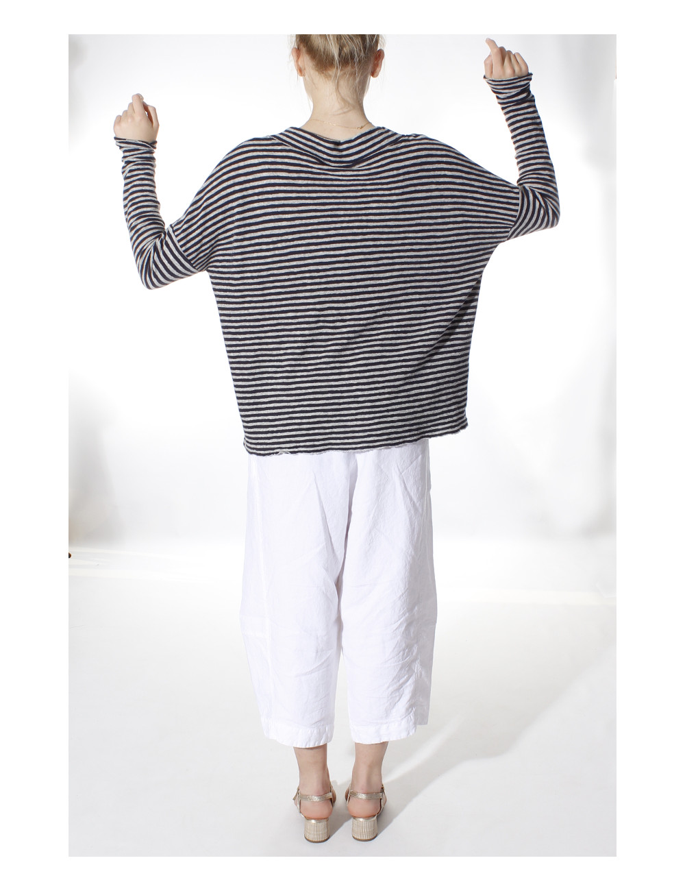 Rummelig merino uld bluse med rund hals 4025 i striber