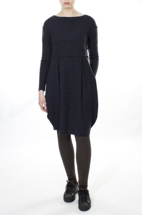 Empire kjole i merino uld 7035 i basis farver