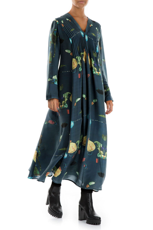 Lang kjole i tropisk print i 51% silke og 49% bambus