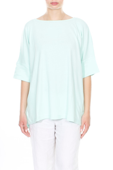 Rummelig T-shirt bluse i pastel grøn fra By Basics