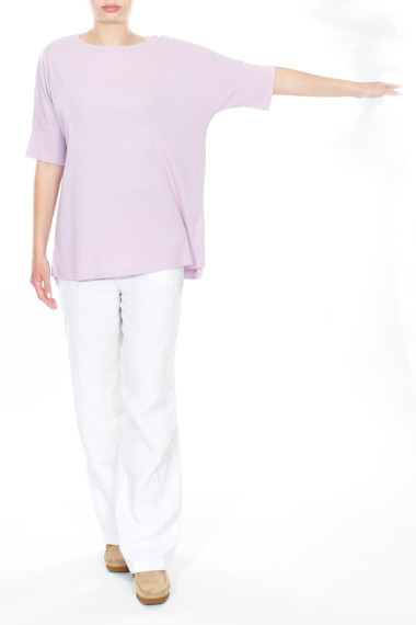 Rummelig T-shirt bluse i pastel lilla fra By Basics