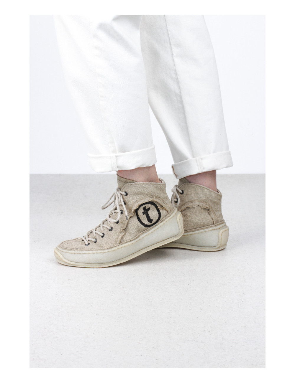 Unisex high-top sneaker i biologisk nedbrydeligt materiale - sand