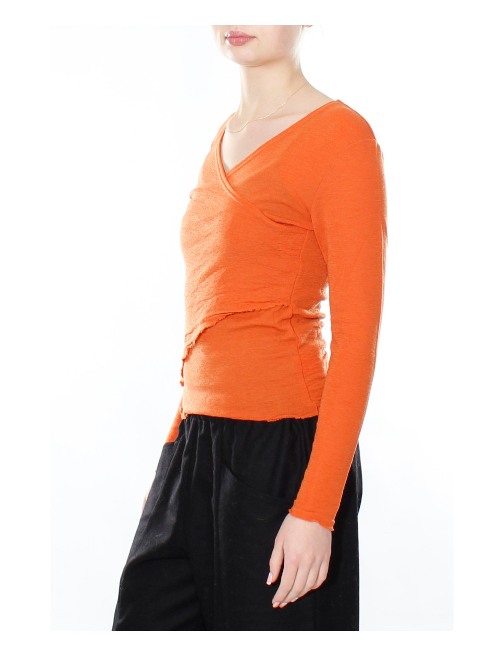 Merino uld bluse med slå om detalje 4008 i rødlige og lilla farver
