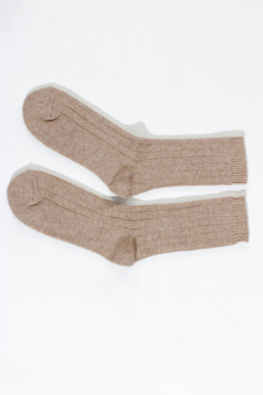 Sokker i cashmere og merino uld mix i sand