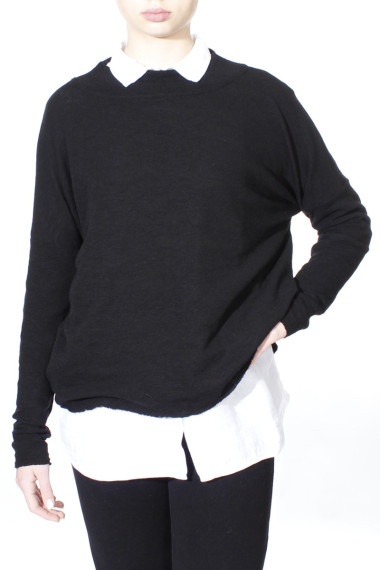 Rummelig merino uld bluse med rund hals i sort