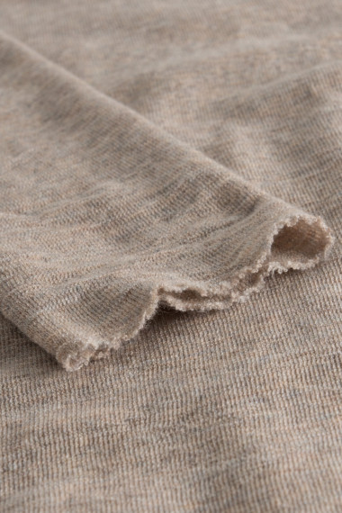 Simpel kjole i merino uld fra By Basics i sand farve