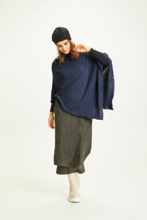 Poncho i merinould 1001 i basis farver