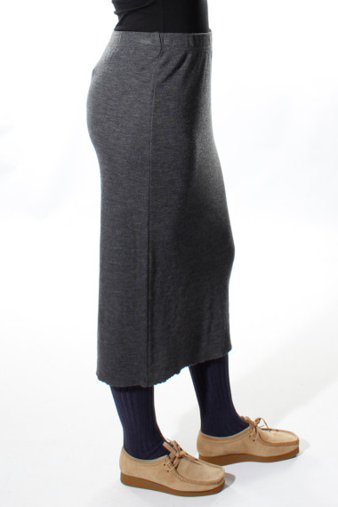Kropsnær nederdel i 100% merino uld fra By Basics i melange antracit grå