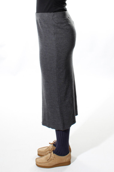 Kropsnær nederdel i 100% merino uld fra By Basics i melange antracit grå