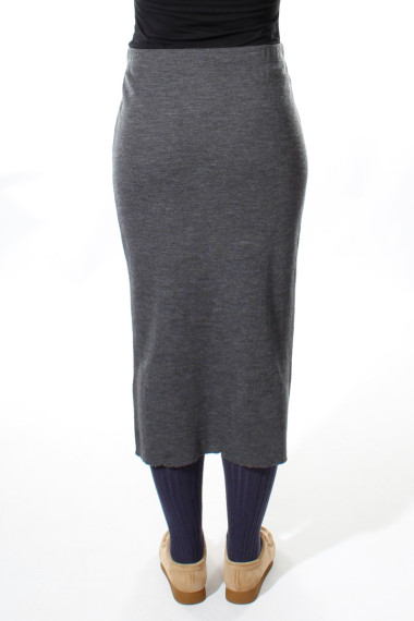 Kropsnær nederdel i 100% merino uld fra By Basics i melange antracit grå