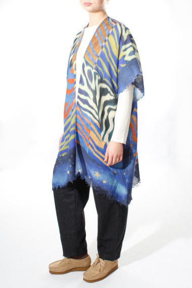Poncho i 100% kogt uld i tropisk print