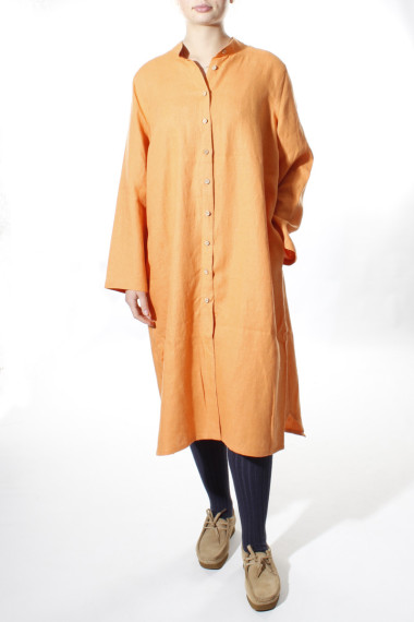 Langærmet laksefarvet skjorte kjole i hør