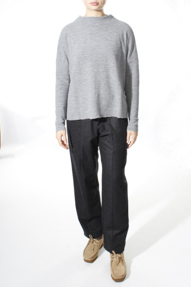 Rummelig merino uld bluse med rund hals 4025 i basis farver