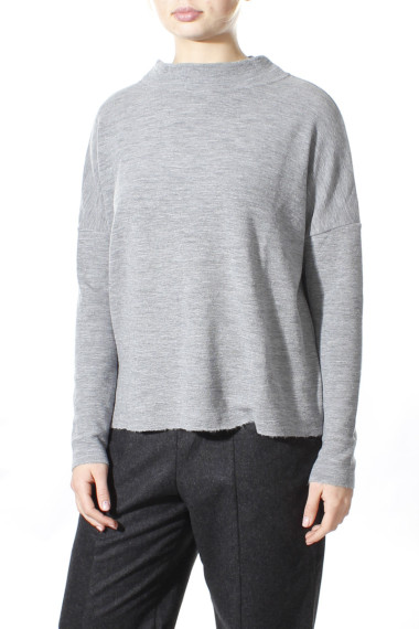 Rummelig merino uld bluse med rund hals i stålgrå fra By Basics