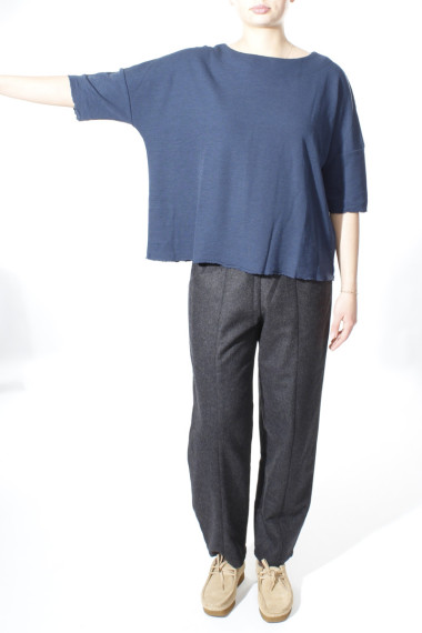 Baggy busseronne i merinould fra By Basics i midt nat blå