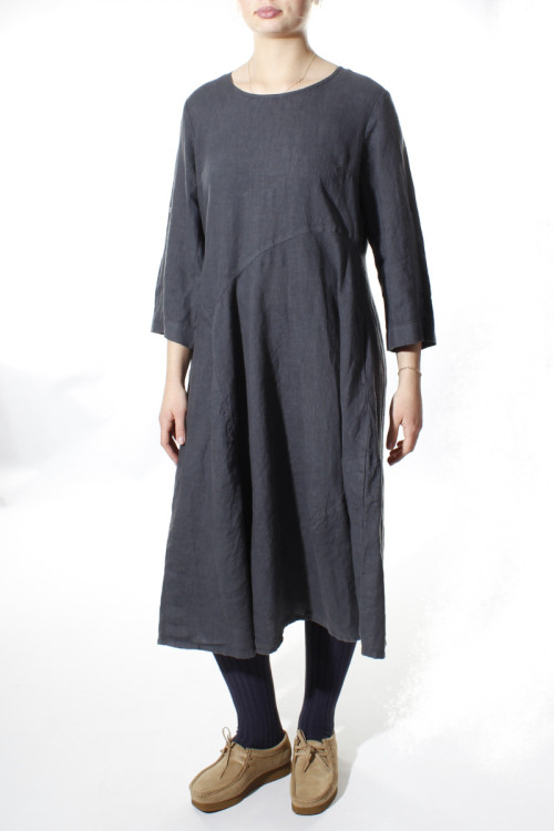 Cirkelskåret kjole i hør