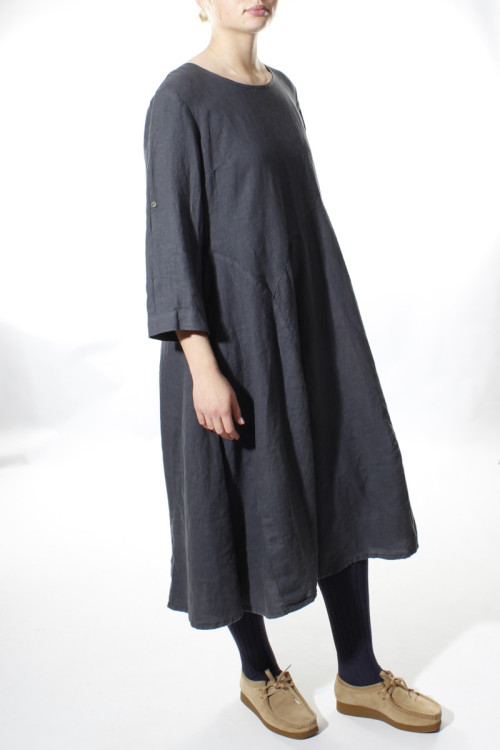 Cirkelskåret kjole i hør