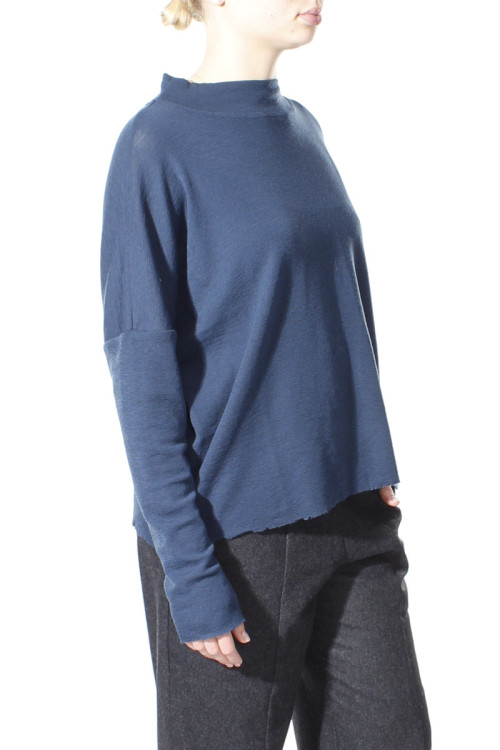 Rummelig merino uld bluse med rund hals 4025 i basis farver