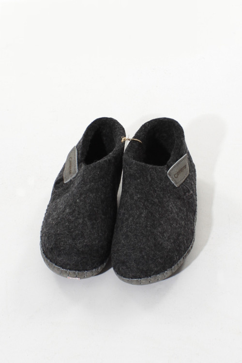 Højskaftede uldtøfler