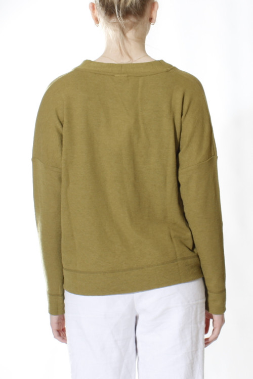 Klassisk cardigan med V-hals 8015 i farver