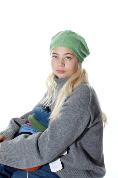 Merino uld hue med baret inspireret facon 1035 i farver