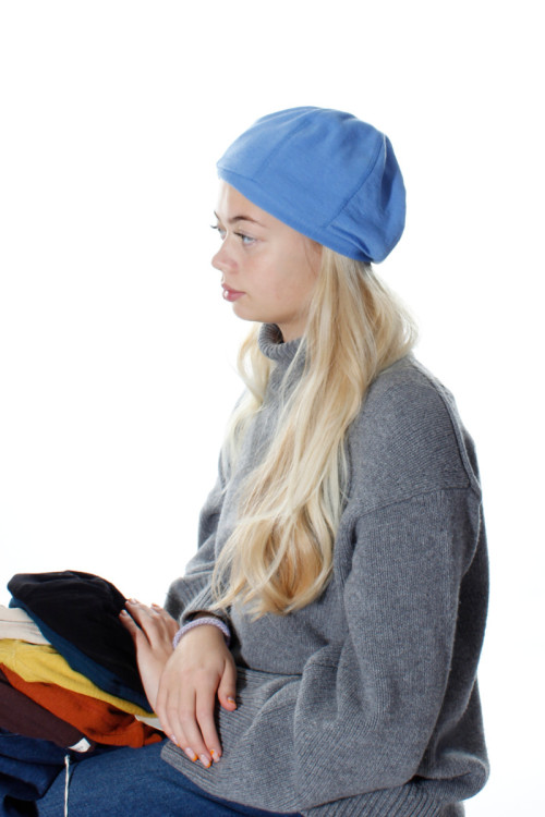 Merino uld hue med baret inspireret facon 1035 i farver