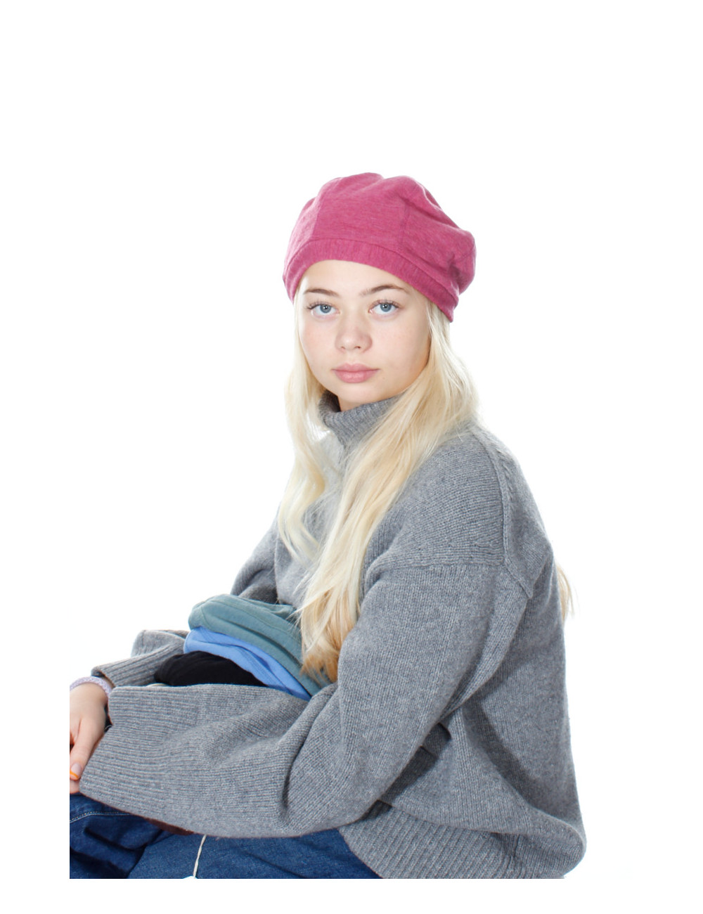 Merino uld hue med baret inspireret facon 1035 i farver