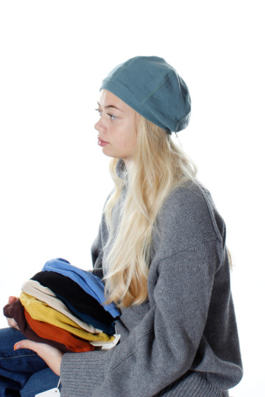 Merino uld hue fra By Basics i zinc blå