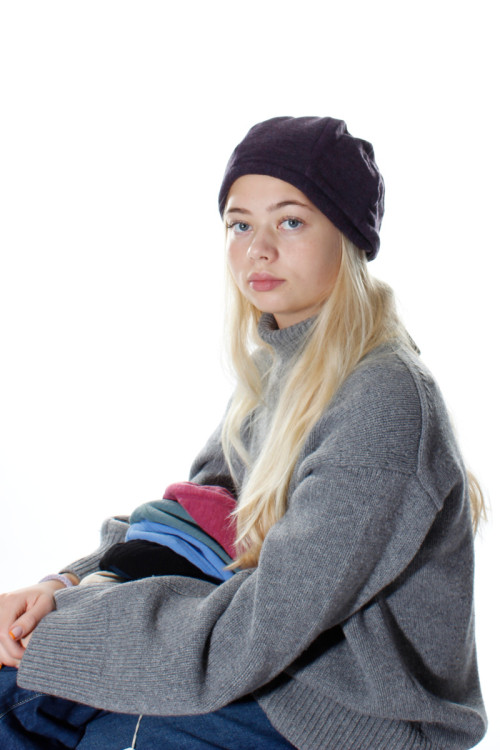 Merino uld hue med baret inspireret facon 1035 i farver