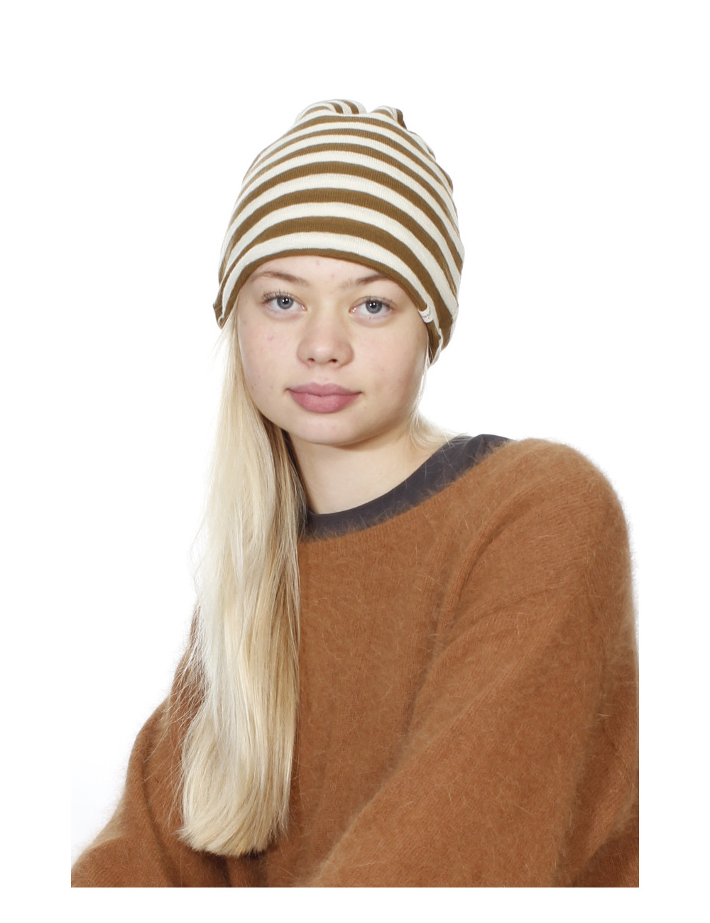 Klassisk hue i merino uld 1007 i striber