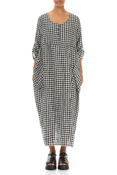 Lang og elegant ternet kjole i 100% hør