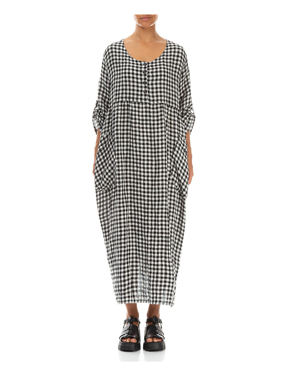 Lang og elegant ternet kjole i 100% hør