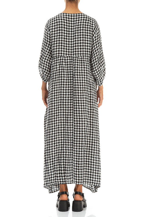 Lang og elegant ternet kjole i 100% hør