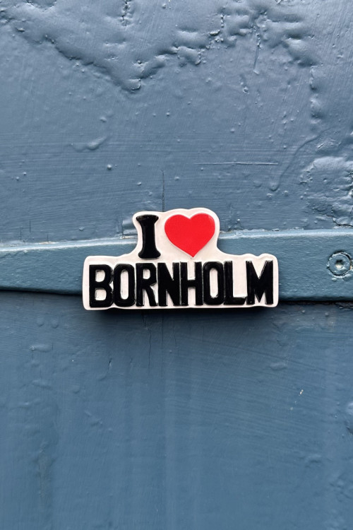 Bornholmsk magnet - "I love Bornholm" i hvid