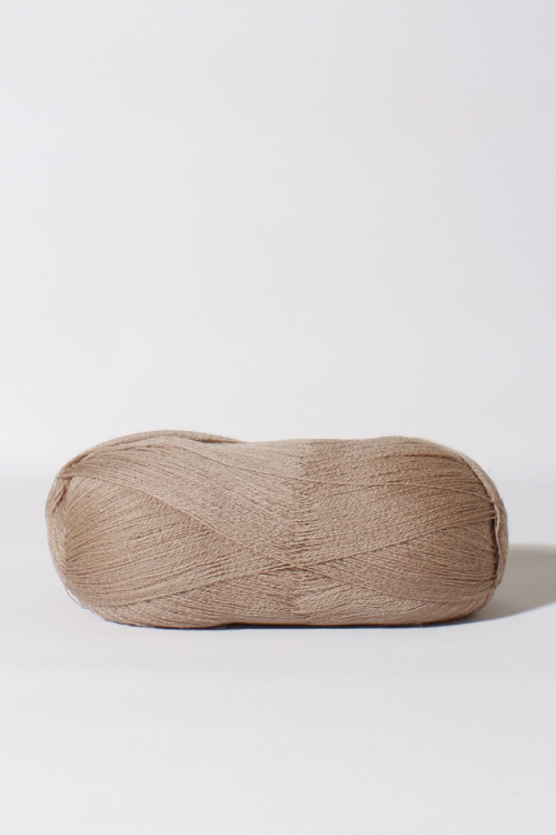 Tyndt merinouldgarn i beige - 880