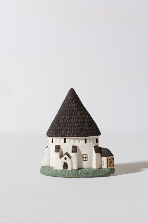Lille keramisk rundkirke - Østerlars